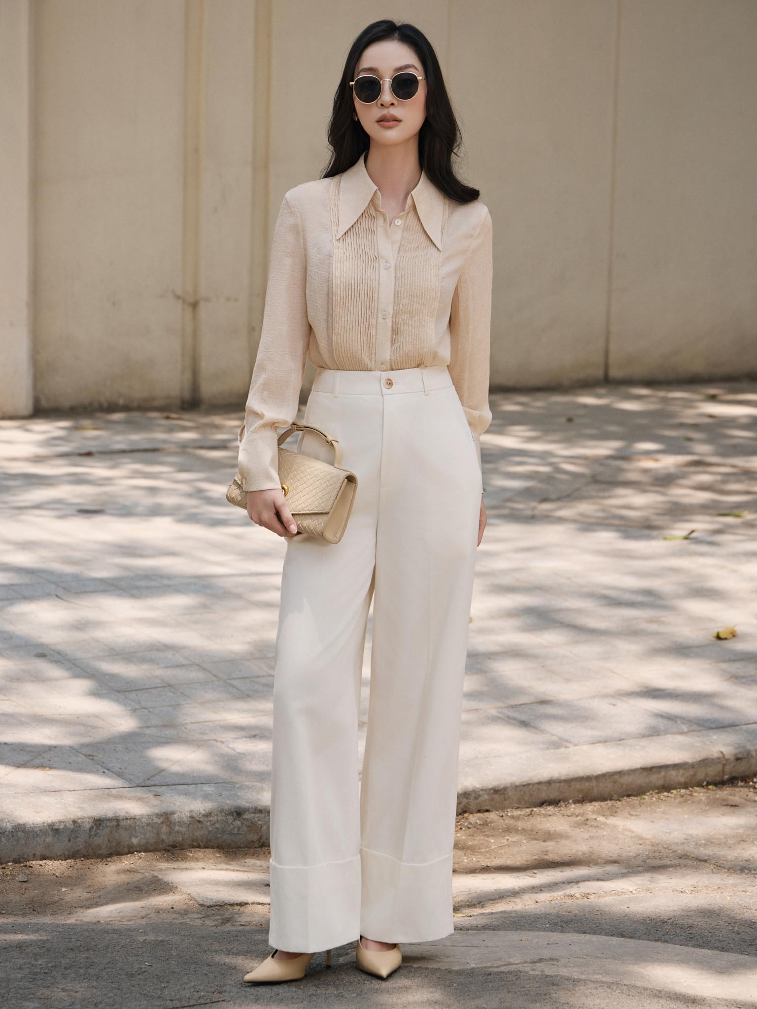Áo sơ mi cổ nhọn mí ly thân trước